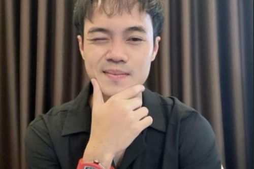 Văn Toàn úp mở chuyện thành đôi với cô nàng váy đỏ bị ông Park Hang-seo vào dìm không thương tiếc
