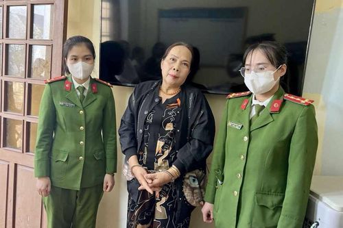Nguyên nhà giáo lợi dụng dân chủ sau phiên tòa dân sự