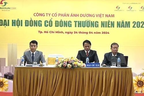 Lựa chọn khó khăn của Vinasun khi đứng giữa 2 dòng xe taxi