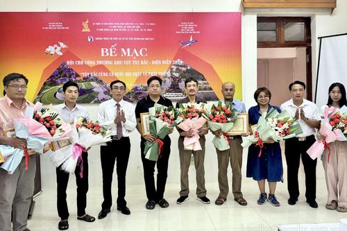 Khen thưởng 9 tập thể, 4 cá nhân xuất sắc tại Hội chợ Công thương khu vực Tây Bắc - Điện Biên năm 2024