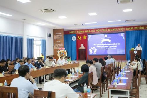 Trường Đại học Nha Trang: Tọa đàm 'Mối quan hệ giữa nhà trường và đơn vị sử dụng lao động'