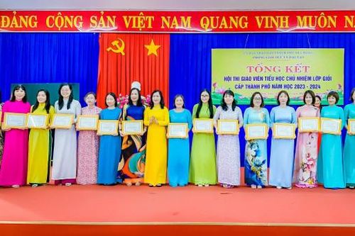 TP. Nha Trang: 73 giáo viên tiểu học đạt danh hiệu chủ nhiệm lớp giỏi