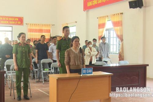 Buôn bán hơn 1.000 kg pháo hoa nổ, lĩnh án 10 năm tù