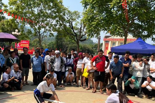 Sôi nổi Giải vô địch đẩy gậy, kéo co, bắn nỏ tỉnh Lào Cai năm 2024