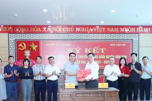 Huyện ủy Văn Bàn và Báo Lào Cai ký kết chương trình hợp tác truyền thông