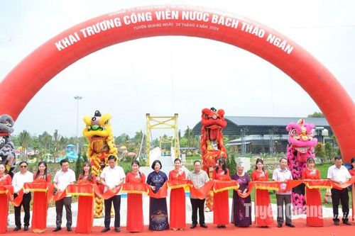 Khai trương Công viên nước Bách Thảo Ngân