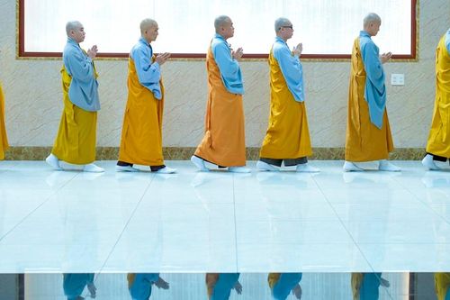 Không nên thối thất niềm tin chỉ vì 'con sâu làm rầu nồi canh'!