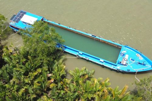 Vận chuyển nước ngọt bằng sà lan để hỗ trợ bà con vùng hạn mặn H.Giồng Trôm, Bến Tre