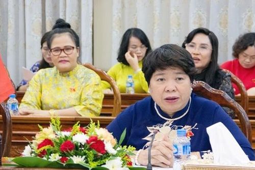 Nhóm nữ ĐBQH Việt Nam hội đàm với Nhóm nữ ĐBQH Lào
