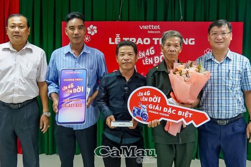 Viettel Cà Mau trao 10 giải thưởng chương trình 'Lên 4G - Lên đời'