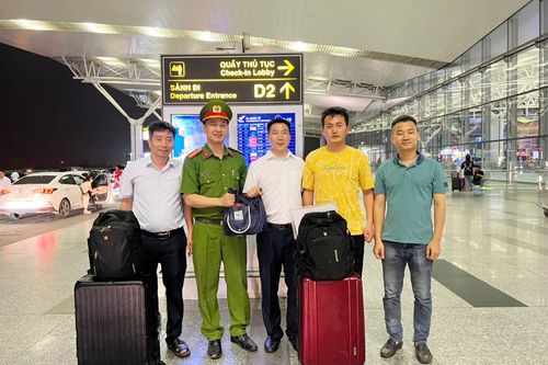 ' Thần tốc' tìm kiếm túi đồ bỏ quên của vị khách đặc biệt