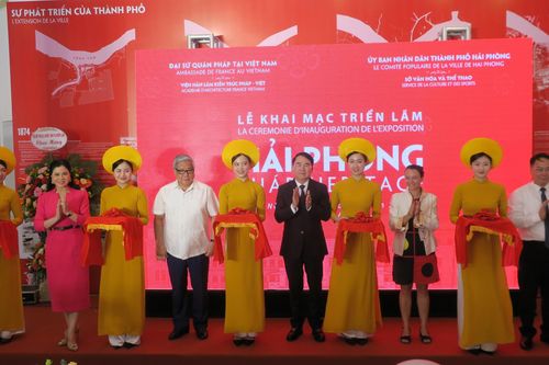 Trưng bày 65 bộ ảnh về thành phố Hải Phòng tại Hà Nội