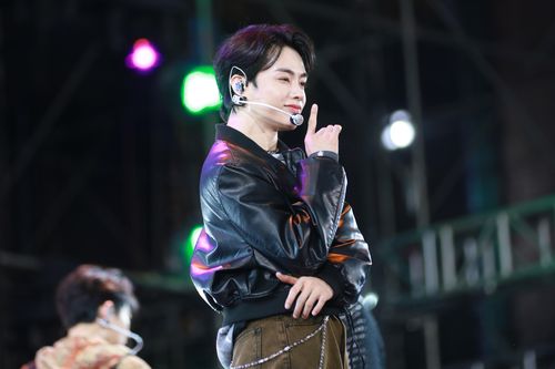 Idol Kpop Hanbin Ngô Ngọc Hưng và Tempest trở lại TP.HCM