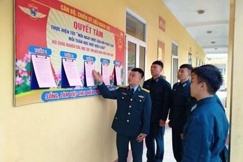 Đa dạng hóa hình thức tuyên truyền pháp luật cho chiến sĩ mới