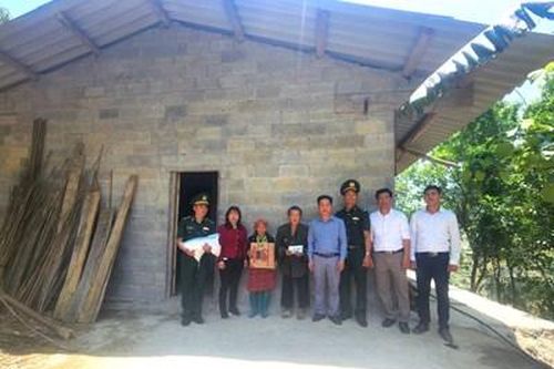 Trao nhà 'Mái ấm biên cương' tặng hộ nghèo trên vùng cao biên giới Hà Giang
