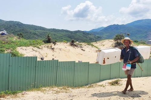 Vụ dự án du lịch dùng thép bao chắn bãi biển: Khẩn trương triển khai đầu tư, trả lại bãi biển cho người dân