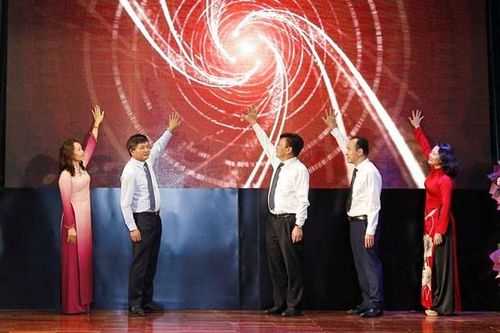Triển lãm 'Điện Biên theo dòng lịch sử qua tài liệu lưu trữ'
