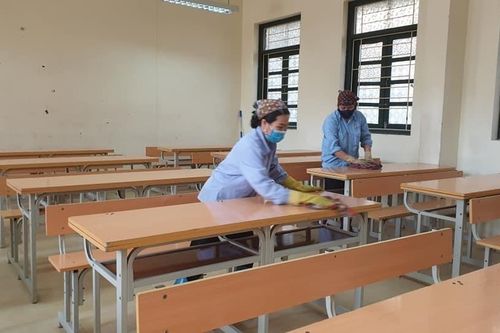 Nhân viên trường học công lập thuộc diện biên chế có được nghỉ hè như giáo viên?