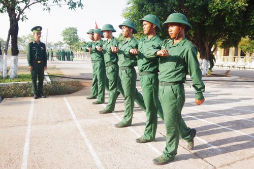 'Vượt nắng, thắng mưa' trên thao trường huấn luyện