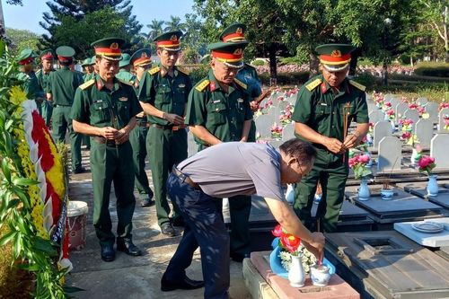 Truy điệu và cải táng hài cốt liệt sĩ tại nghĩa trang liệt sĩ tỉnh Gia Lai