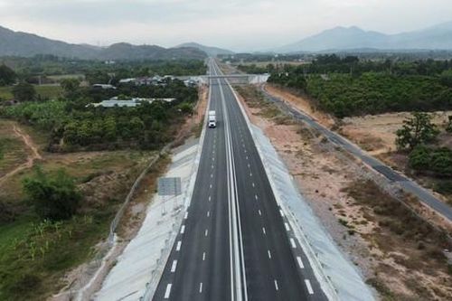 Cận cảnh cao tốc Nha Trang - Cam Lâm chính thức thu phí từ hôm nay