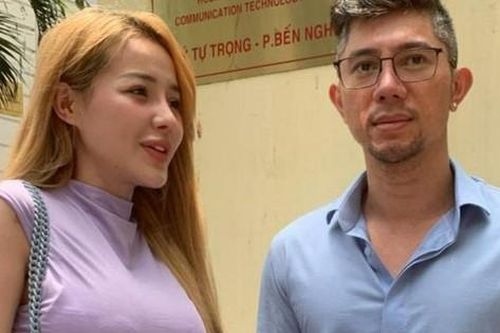 Ngân 98 và ca sĩ Lương Bằng Quang làm việc với Sở Thông tin - Truyền thông TPHCM