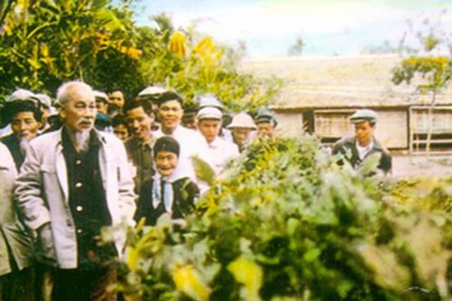 Nghệ An sẽ có tượng Bác Hồ về thăm quê