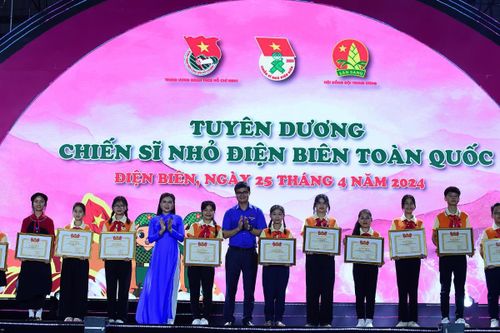 Vinh danh 200 'Chiến sĩ nhỏ Điện Biên' toàn quốc