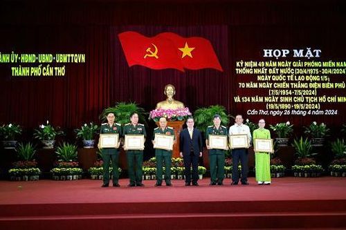 Cần Thơ họp mặt kỷ niệm 49 năm Ngày Giải phóng miền Nam