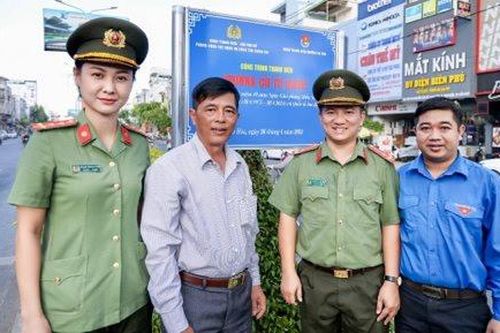 Đoàn Thanh niên - Hội Phụ nữ Công an Cần Thơ ra mắt công trình đường cờ Tổ quốc
