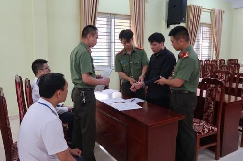 Phê chuẩn khởi tố đối tượng tổ chức cho 5 người nước ngoài nhập cảnh trái phép