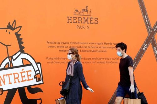 Hãng thời trang Hermes hốt bạc nhờ nhu cầu hàng xa xỉ cao cấp tăng mạnh