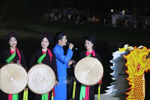 Bắc Ninh: Hát Quan họ trên thuyền với chủ đề 'Giai điệu tự hào'