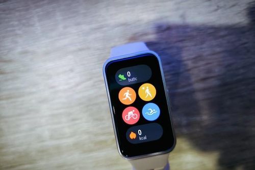 Vòng đeo tay thông minh Huawei Band 9 sạc 45 phút xài 2 tuần
