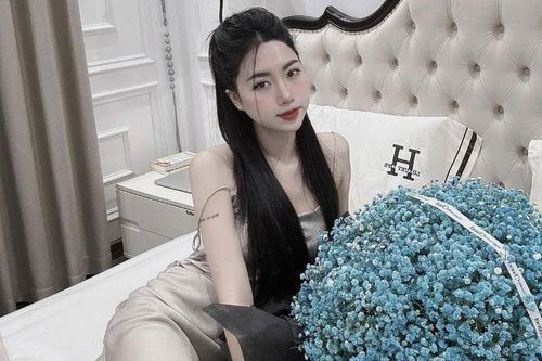 Nhan sắc đẹp chẳng kém hoa hậu của em gái Văn Toàn, ngắm body còn trầm trồ hơn