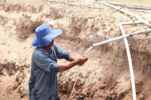 Người Ninh Thuận lao đao vì hồ nước trơ đáy