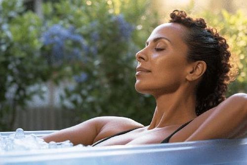 Sự thật việc tắm nước đá giúp phục hồi cơ bắp và giảm cân