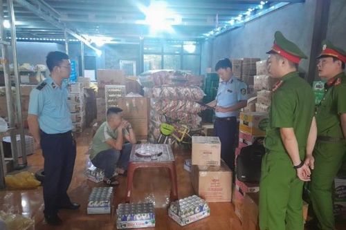 Bắc Giang: Xử lý hộ kinh doanh thực phẩm nhập lậu