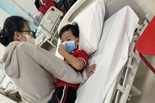Khánh Hòa: Cơm cuộn, cơm nắm bán rong khiến 74 người ngộ độc