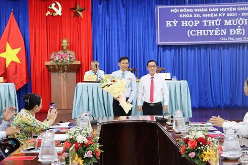 Ông Nguyễn Duy Đức được bầu giữ chức Chủ tịch HĐND huyện Châu Phú khóa XII (nhiệm kỳ 2021 - 2026)