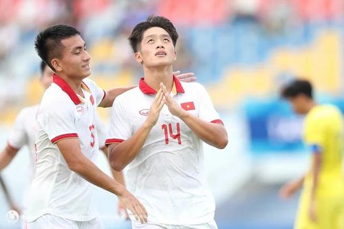 Khán giả 'no' bóng đá trong 5 ngày nghỉ lễ