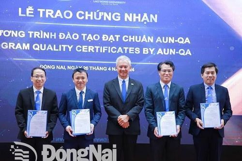 Trường đại học đầu tiên của Đồng Nai đạt chuẩn kiểm định chất lượng của Hoa Kỳ