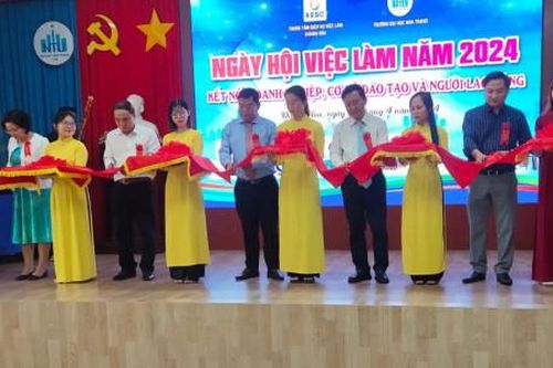 Trường Đại học Nha Trang và Trung tâm Dịch vụ việc làm Khánh Hòa: Tổ chức ngày hội việc làm năm 2024