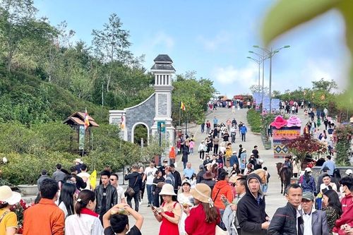 Lào Cai tham gia phát động Chương trình 'Người Việt đi du lịch Việt - Việt Nam tôi yêu'