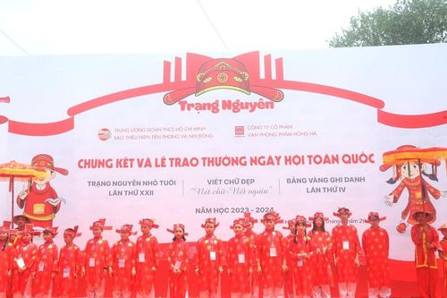 Vinh danh hàng trăm sĩ tử tại chung kết toàn quốc 'Trạng nguyên nhỏ tuổi'