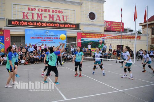 Phụ nữ Kim Sơn sôi nổi tham gia phong trào thể dục, thể thao