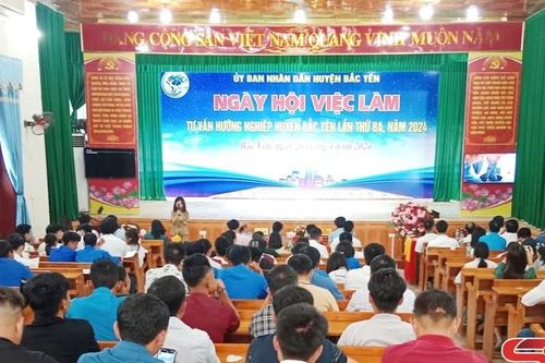 Bắc Yên tổ chức Ngày hội việc làm, tư vấn hướng nghiệp