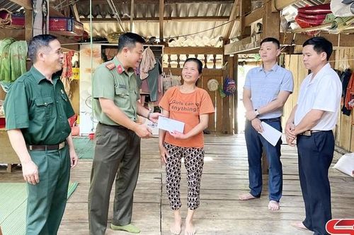 Phù Yên hỗ trợ 130 hộ gia đình bị thiệt hại do thiên tai