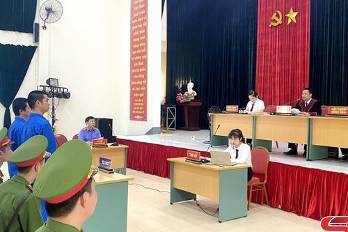 Xét xử lưu động 2 vụ án mua bán, tàng trữ trái phép chất ma túy