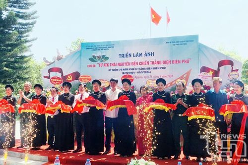 Khai mạc triển lãm ảnh 'Từ ATK Thái Nguyên đến Chiến thắng Điện Biên Phủ'